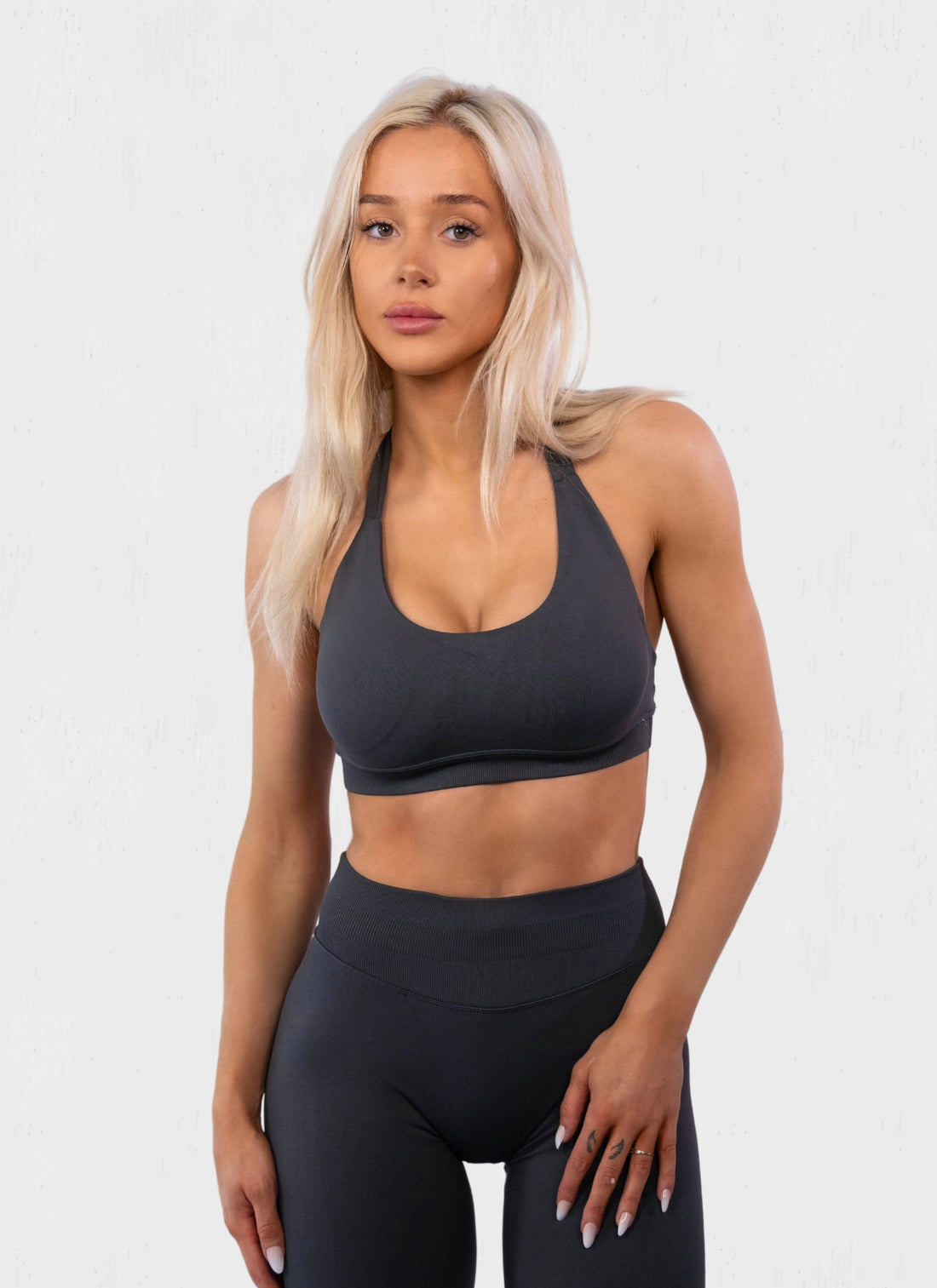 Lola toppur í dökk gráum